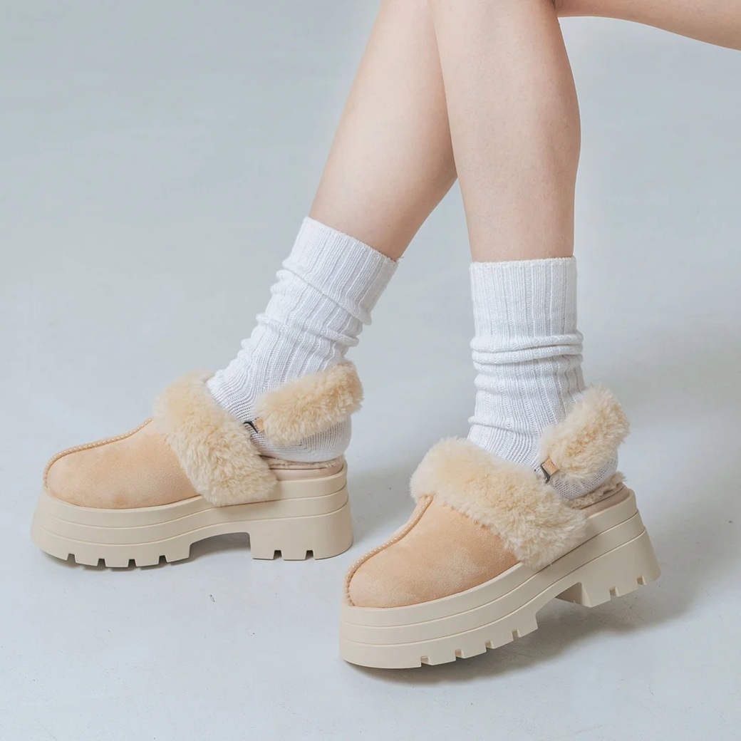 Hermes もこもこが可愛い Sabots Kos ムートン サンダル エルメス発！絶対に手に入れたい“もこもこ”が愛らしいムートン