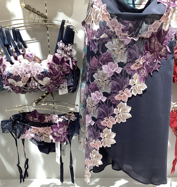 29グループ】ランジェリー⚡️早くもウェブストア完売 | サルート バイ